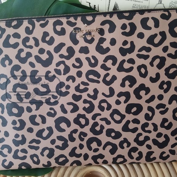 Kate Spade NWT staci graphic leopard l-zip universal laptop sleeve up to 15 - Picture 5 of 13